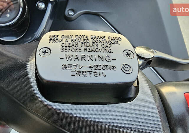 Белый Ямаха T-Max 500, объемом двигателя 0.5 л и пробегом 5 тыс. км за 6200 $, фото 11 на Automoto.ua