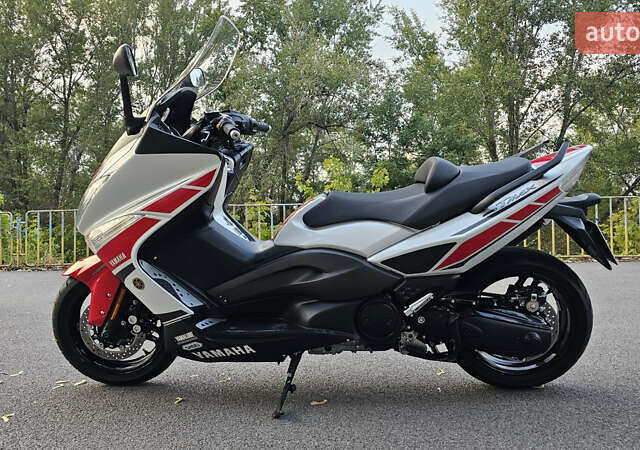 Белый Ямаха T-Max 500, объемом двигателя 0.5 л и пробегом 5 тыс. км за 6200 $, фото 3 на Automoto.ua