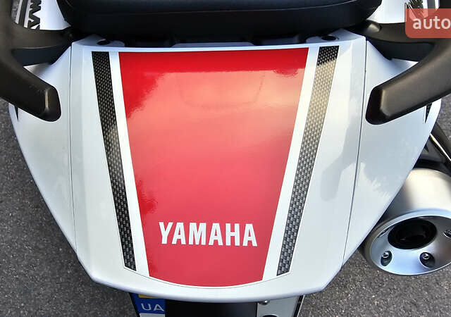 Белый Ямаха T-Max 500, объемом двигателя 0.5 л и пробегом 5 тыс. км за 6200 $, фото 14 на Automoto.ua