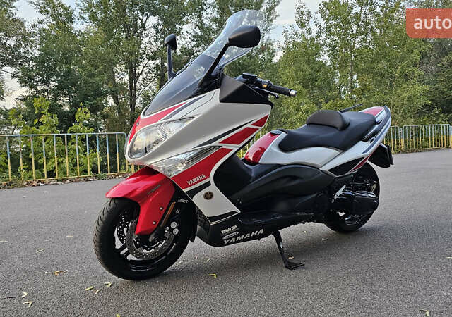 Белый Ямаха T-Max 500, объемом двигателя 0.5 л и пробегом 5 тыс. км за 6200 $, фото 2 на Automoto.ua