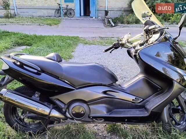 Черный Ямаха T-Max 500, объемом двигателя 0.5 л и пробегом 28 тыс. км за 3000 $, фото 2 на Automoto.ua