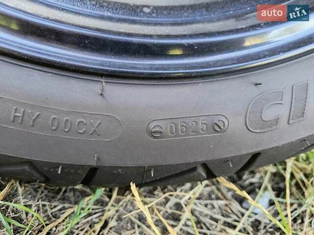 Черный Ямаха T-Max 500, объемом двигателя 0.5 л и пробегом 28 тыс. км за 3000 $, фото 5 на Automoto.ua