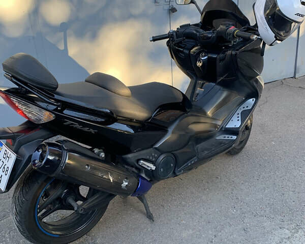 Черный Ямаха T-Max 500, объемом двигателя 0.5 л и пробегом 46 тыс. км за 4800 $, фото 1 на Automoto.ua