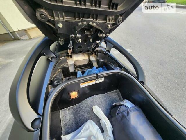 Черный Ямаха T-Max 500, объемом двигателя 0.5 л и пробегом 16 тыс. км за 5500 $, фото 15 на Automoto.ua
