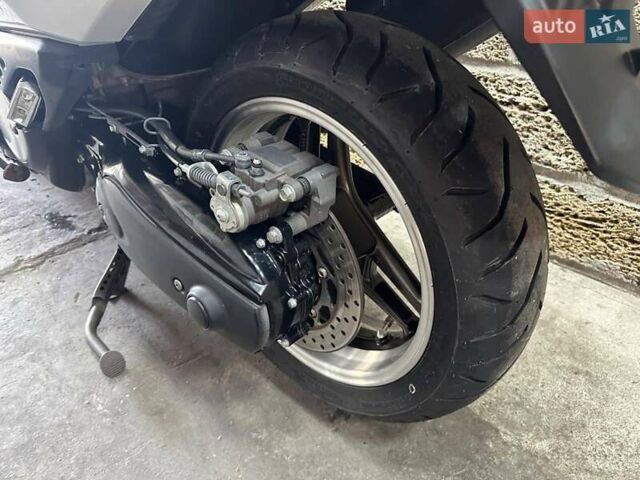 Ямаха T-Max 500, об'ємом двигуна 0 л та пробігом 42 тис. км за 4700 $, фото 4 на Automoto.ua