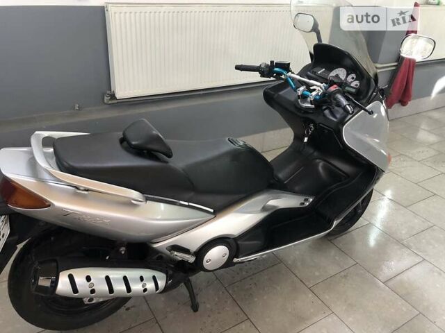 Серый Ямаха T-Max 500, объемом двигателя 0.5 л и пробегом 26 тыс. км за 2900 $, фото 4 на Automoto.ua