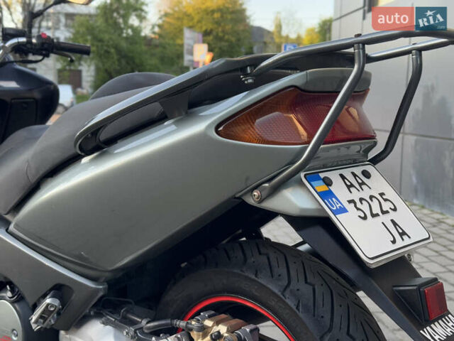 Серый Ямаха T-Max 500, объемом двигателя 0.5 л и пробегом 30 тыс. км за 2200 $, фото 6 на Automoto.ua