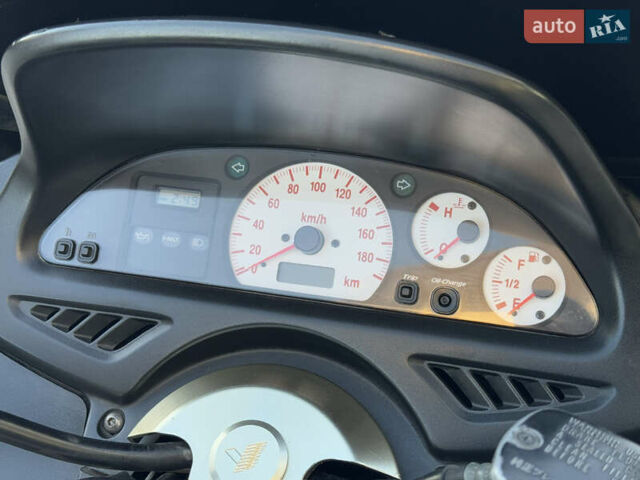 Серый Ямаха T-Max 500, объемом двигателя 0.5 л и пробегом 30 тыс. км за 2200 $, фото 14 на Automoto.ua