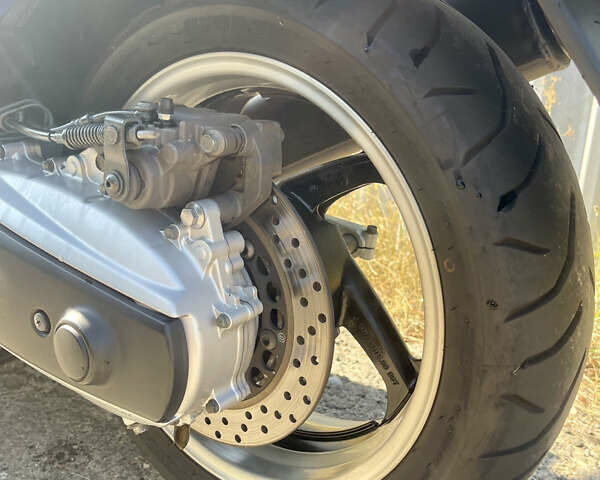 Синий Ямаха T-Max 500, объемом двигателя 0.5 л и пробегом 27 тыс. км за 4300 $, фото 7 на Automoto.ua