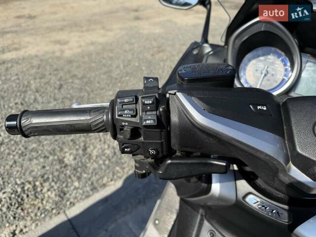 Синий Ямаха T-Max 500, объемом двигателя 0 л и пробегом 3 тыс. км за 4200 $, фото 11 на Automoto.ua