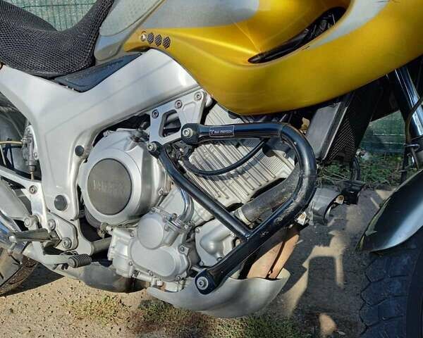 Серый Ямаха TDM 850, объемом двигателя 0.8 л и пробегом 44 тыс. км за 4700 $, фото 5 на Automoto.ua
