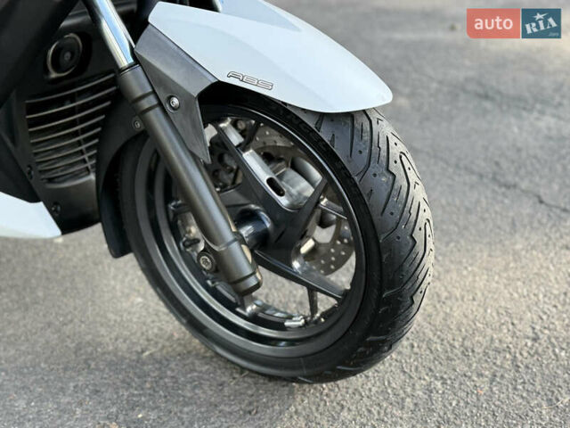 Білий Ямаха X-Max 250, об'ємом двигуна 0.25 л та пробігом 26 тис. км за 4500 $, фото 15 на Automoto.ua