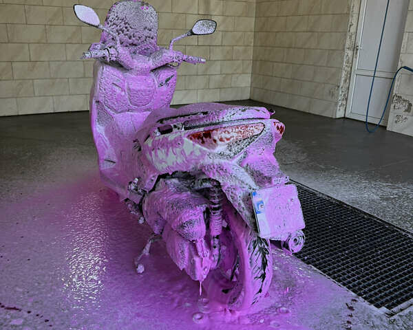 Білий Ямаха X-Max 250, об'ємом двигуна 0.25 л та пробігом 26 тис. км за 4500 $, фото 30 на Automoto.ua