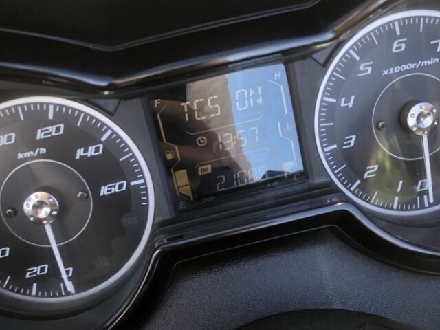 Ямаха X-Max 300, объемом двигателя 0.3 л и пробегом 0 тыс. км за 5500 $, фото 6 на Automoto.ua
