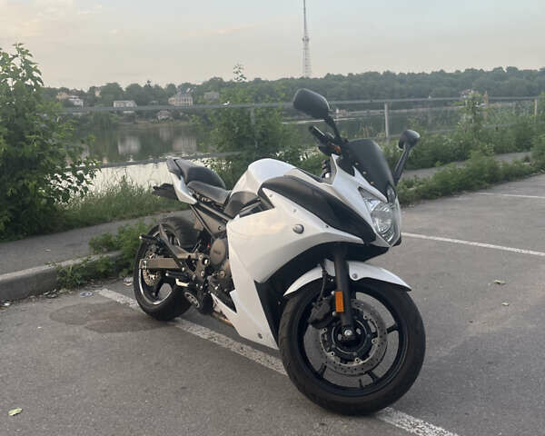 Белый Ямаха XJ 600 Diversion, объемом двигателя 0.6 л и пробегом 10 тыс. км за 5700 $, фото 1 на Automoto.ua