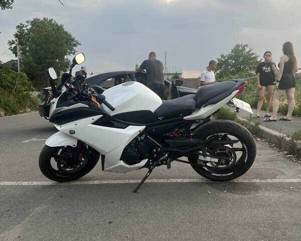 Белый Ямаха XJ 600 Diversion, объемом двигателя 0.6 л и пробегом 10 тыс. км за 5700 $, фото 5 на Automoto.ua
