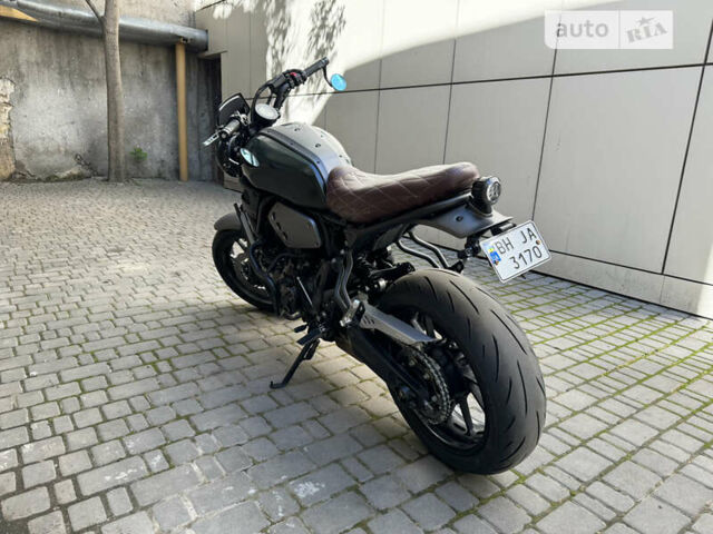 Черный Ямаха XSR, объемом двигателя 0.7 л и пробегом 20 тыс. км за 7000 $, фото 3 на Automoto.ua