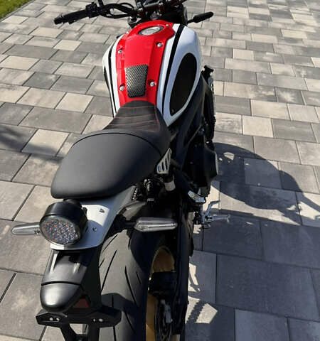 Черный Ямаха XSR, объемом двигателя 0.9 л и пробегом 4 тыс. км за 10600 $, фото 6 на Automoto.ua