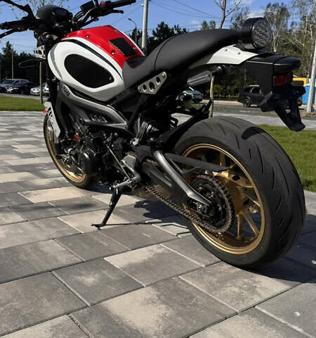 Черный Ямаха XSR, объемом двигателя 0.9 л и пробегом 4 тыс. км за 10600 $, фото 4 на Automoto.ua