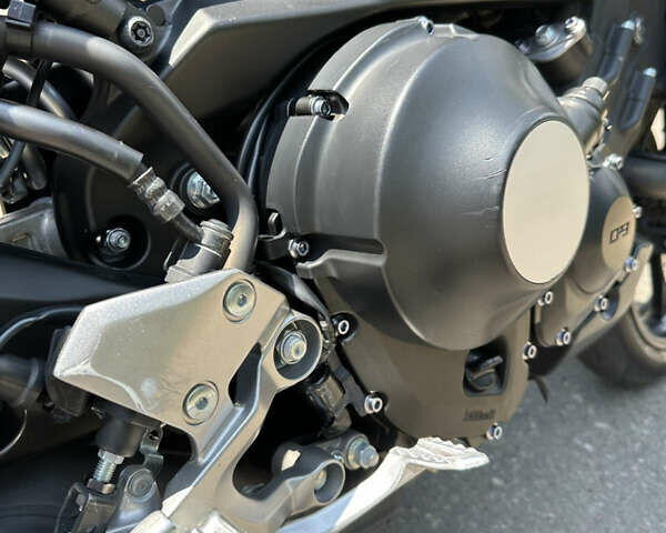 Ямаха XSR 2018 в Одессе на Automoto.ua Красный Ямаха XSR, объемом двигателя 0.9 л и пробегом 3 тыс. км за 10499 $, фото 42 на Automoto.ua