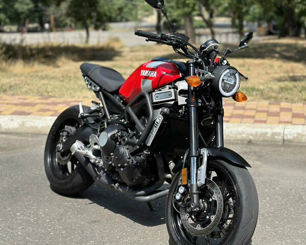 Ямаха XSR 2018 в Одессе на Automoto.ua Красный Ямаха XSR, объемом двигателя 0.9 л и пробегом 3 тыс. км за 10499 $, фото 2 на Automoto.ua