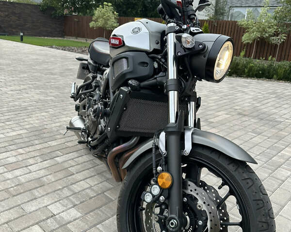 Синий Ямаха XSR, объемом двигателя 0.7 л и пробегом 3 тыс. км за 8500 $, фото 3 на Automoto.ua