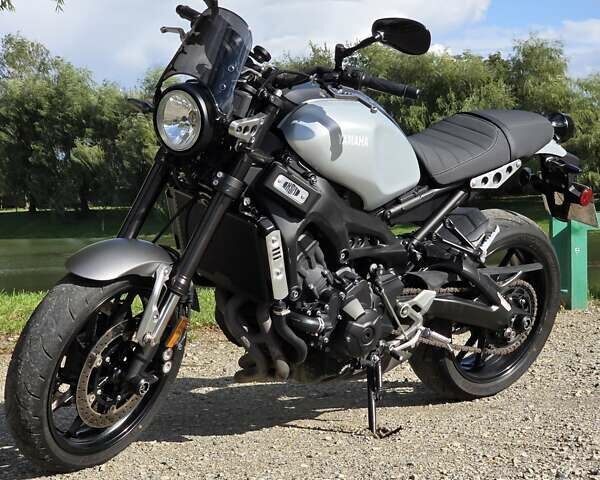 Черный Ямаха XSR 900, объемом двигателя 0.85 л и пробегом 8 тыс. км за 10000 $, фото 19 на Automoto.ua