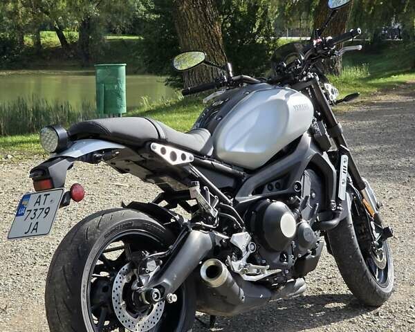Черный Ямаха XSR 900, объемом двигателя 0.85 л и пробегом 8 тыс. км за 10000 $, фото 9 на Automoto.ua