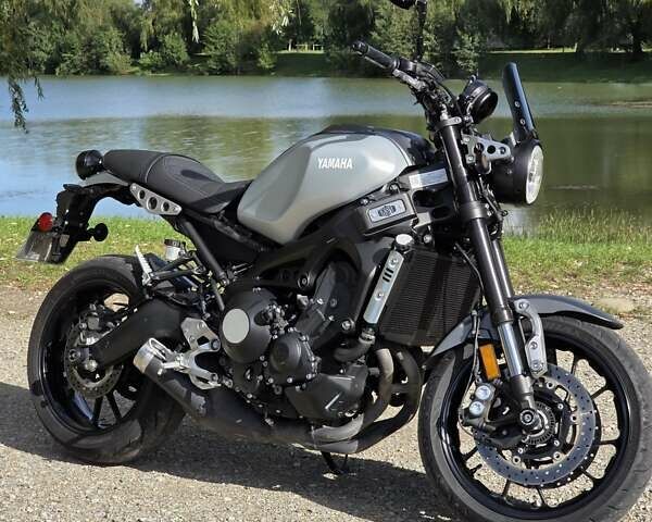 Черный Ямаха XSR 900, объемом двигателя 0.85 л и пробегом 8 тыс. км за 10000 $, фото 7 на Automoto.ua