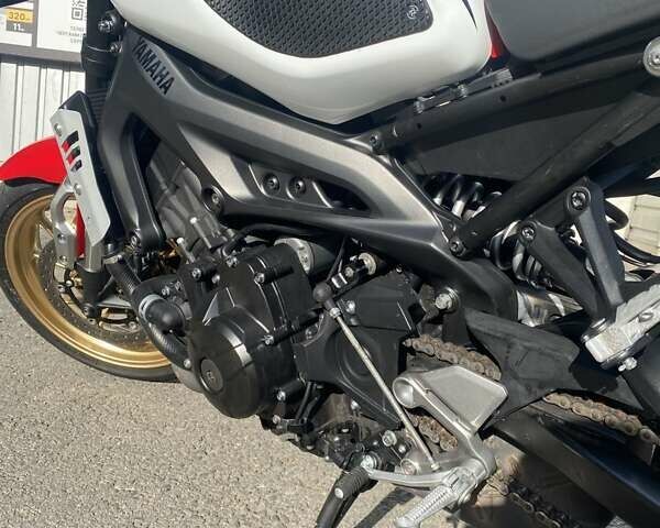 Красный Ямаха XSR 900, объемом двигателя 0.85 л и пробегом 4 тыс. км за 11000 $, фото 7 на Automoto.ua