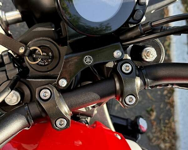 Красный Ямаха XSR 900, объемом двигателя 0.85 л и пробегом 4 тыс. км за 11000 $, фото 2 на Automoto.ua