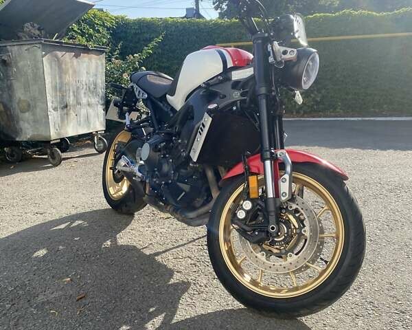 Красный Ямаха XSR 900, объемом двигателя 0.85 л и пробегом 4 тыс. км за 11000 $, фото 10 на Automoto.ua