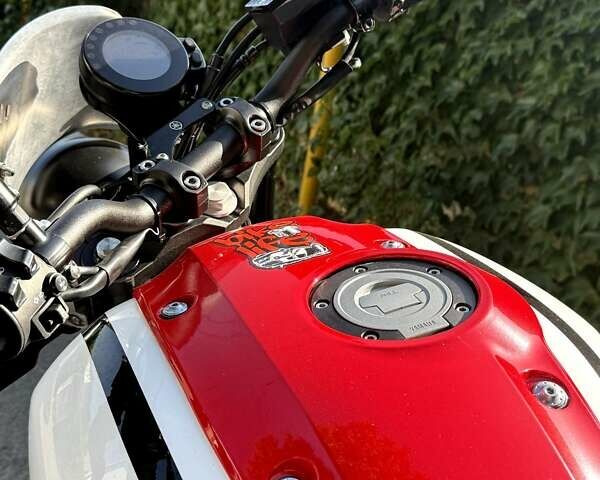 Красный Ямаха XSR 900, объемом двигателя 0.85 л и пробегом 4 тыс. км за 11000 $, фото 3 на Automoto.ua