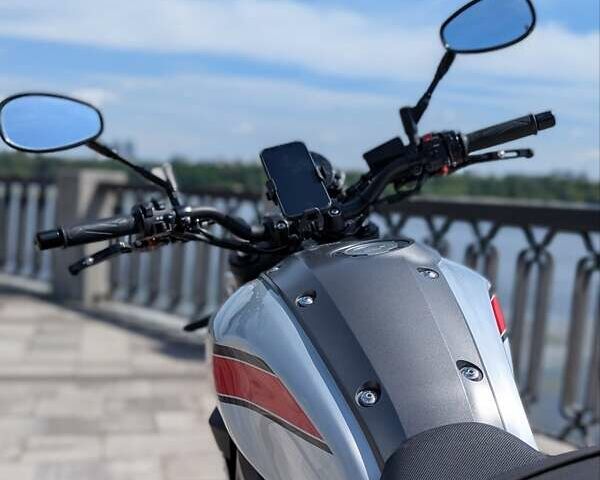 Ямаха XSR 900, объемом двигателя 0.85 л и пробегом 18 тыс. км за 11000 $, фото 10 на Automoto.ua