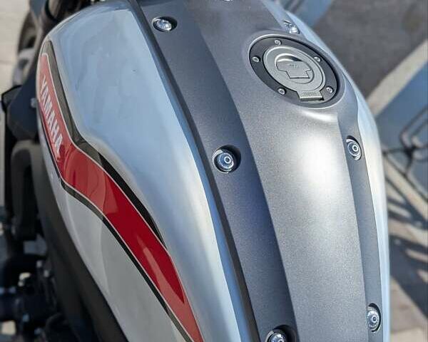 Ямаха XSR 900, объемом двигателя 0.85 л и пробегом 18 тыс. км за 11000 $, фото 11 на Automoto.ua