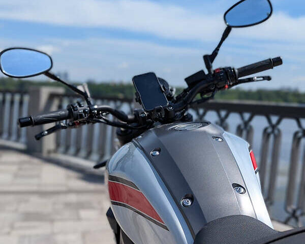 Серый Ямаха XSR 900, объемом двигателя 0.85 л и пробегом 19 тыс. км за 10500 $, фото 12 на Automoto.ua
