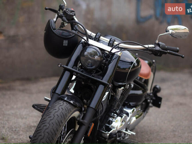 Ямаха XVS 1100 Dragstar 2005 в Кривом Роге на Automoto.ua Черный Ямаха XVS 1100 Dragstar, объемом двигателя 1.07 л и пробегом 38 тыс. км за 7500 $, фото 2 на Automoto.ua