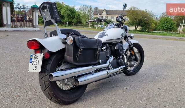 Белый Ямаха XVS 650 Dragstar, объемом двигателя 0.65 л и пробегом 7 тыс. км за 7900 $, фото 4 на Automoto.ua
