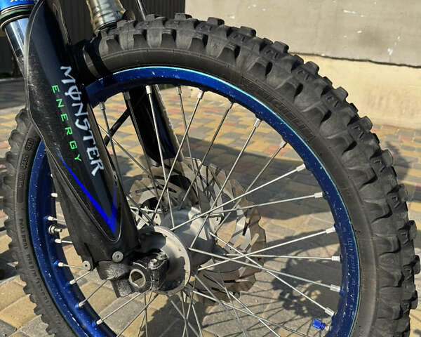 Ямаха YZ 450F, объемом двигателя 0.45 л и пробегом 4 тыс. км за 6300 $, фото 7 на Automoto.ua