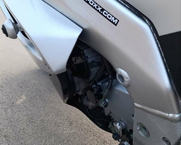 Черный Ямаха YZF 1000R, объемом двигателя 1 л и пробегом 39 тыс. км за 5300 $, фото 16 на Automoto.ua