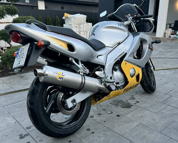 Ямаха YZF 600R Thundercat, объемом двигателя 0.6 л и пробегом 36 тыс. км за 3999 $, фото 4 на Automoto.ua