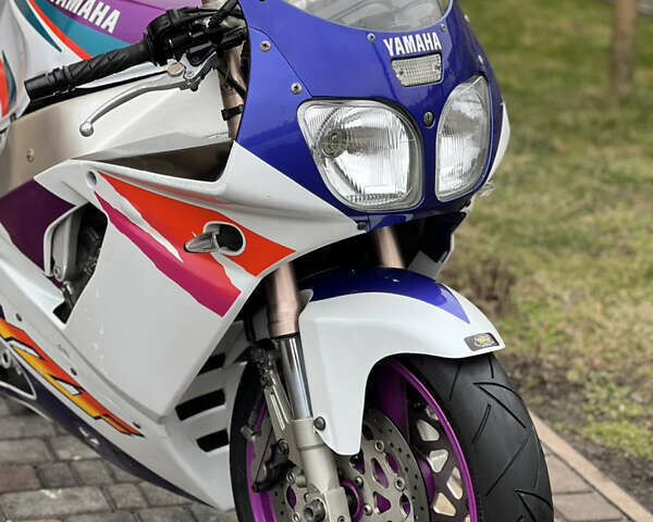 Белый Ямаха YZF 750R, объемом двигателя 0.75 л и пробегом 20 тыс. км за 3150 $, фото 45 на Automoto.ua