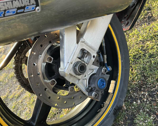 Черный Ямаха YZF R1, объемом двигателя 1 л и пробегом 82 тыс. км за 6000 $, фото 14 на Automoto.ua