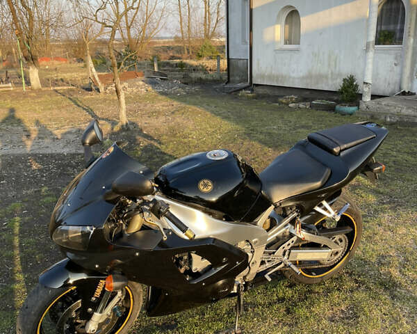 Черный Ямаха YZF R1, объемом двигателя 1 л и пробегом 82 тыс. км за 6000 $, фото 24 на Automoto.ua