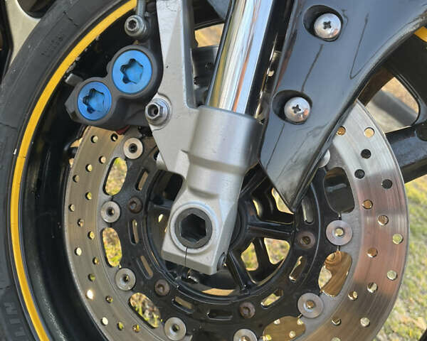 Черный Ямаха YZF R1, объемом двигателя 1 л и пробегом 82 тыс. км за 6000 $, фото 20 на Automoto.ua