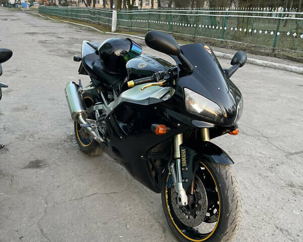 Черный Ямаха YZF R1, объемом двигателя 1 л и пробегом 82 тыс. км за 6000 $, фото 1 на Automoto.ua