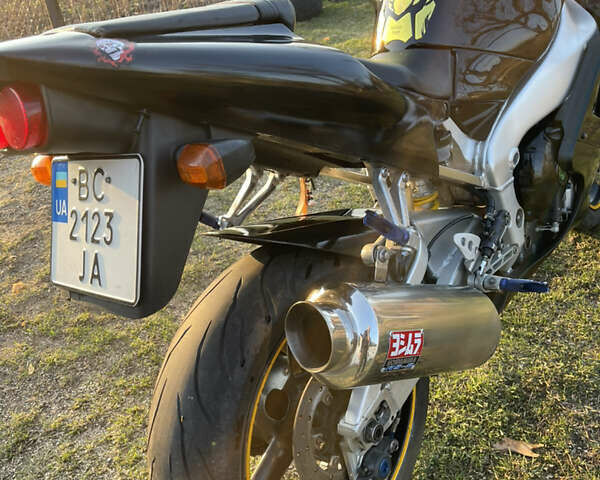 Черный Ямаха YZF R1, объемом двигателя 1 л и пробегом 82 тыс. км за 6000 $, фото 15 на Automoto.ua