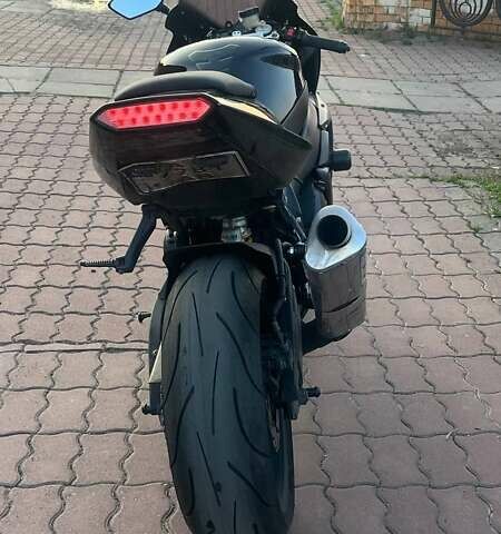 Черный Ямаха YZF R1, объемом двигателя 1 л и пробегом 34 тыс. км за 5400 $, фото 1 на Automoto.ua