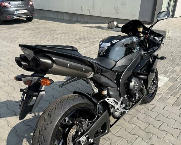 Черный Ямаха YZF R1, объемом двигателя 1 л и пробегом 33 тыс. км за 10699 $, фото 9 на Automoto.ua
