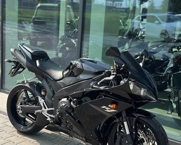 Черный Ямаха YZF R1, объемом двигателя 1 л и пробегом 33 тыс. км за 10699 $, фото 30 на Automoto.ua
